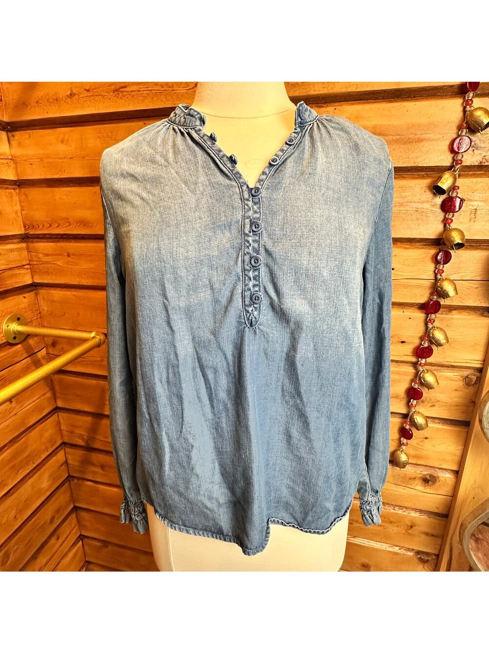 Anthropologie Cloth & Stone Chambray Henley Blouse Blue Long Sleeve Top Size S
